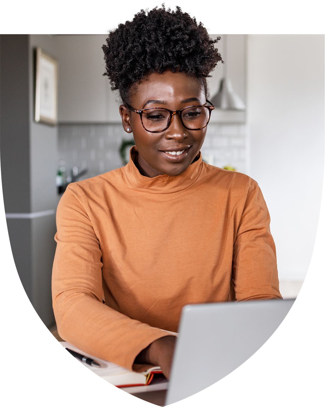 Businesswoman preparing on the computer