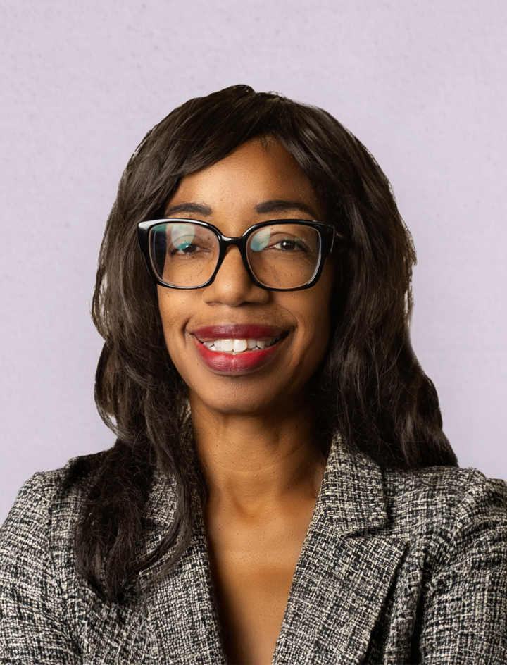 Julia Lewis headshot