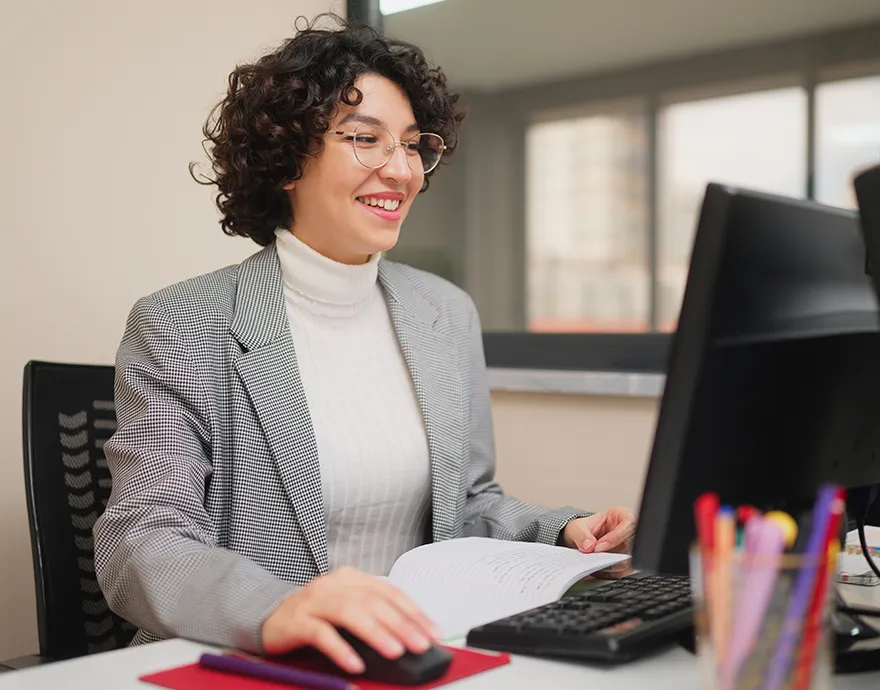 Woman signing up for a virtual event on her computer